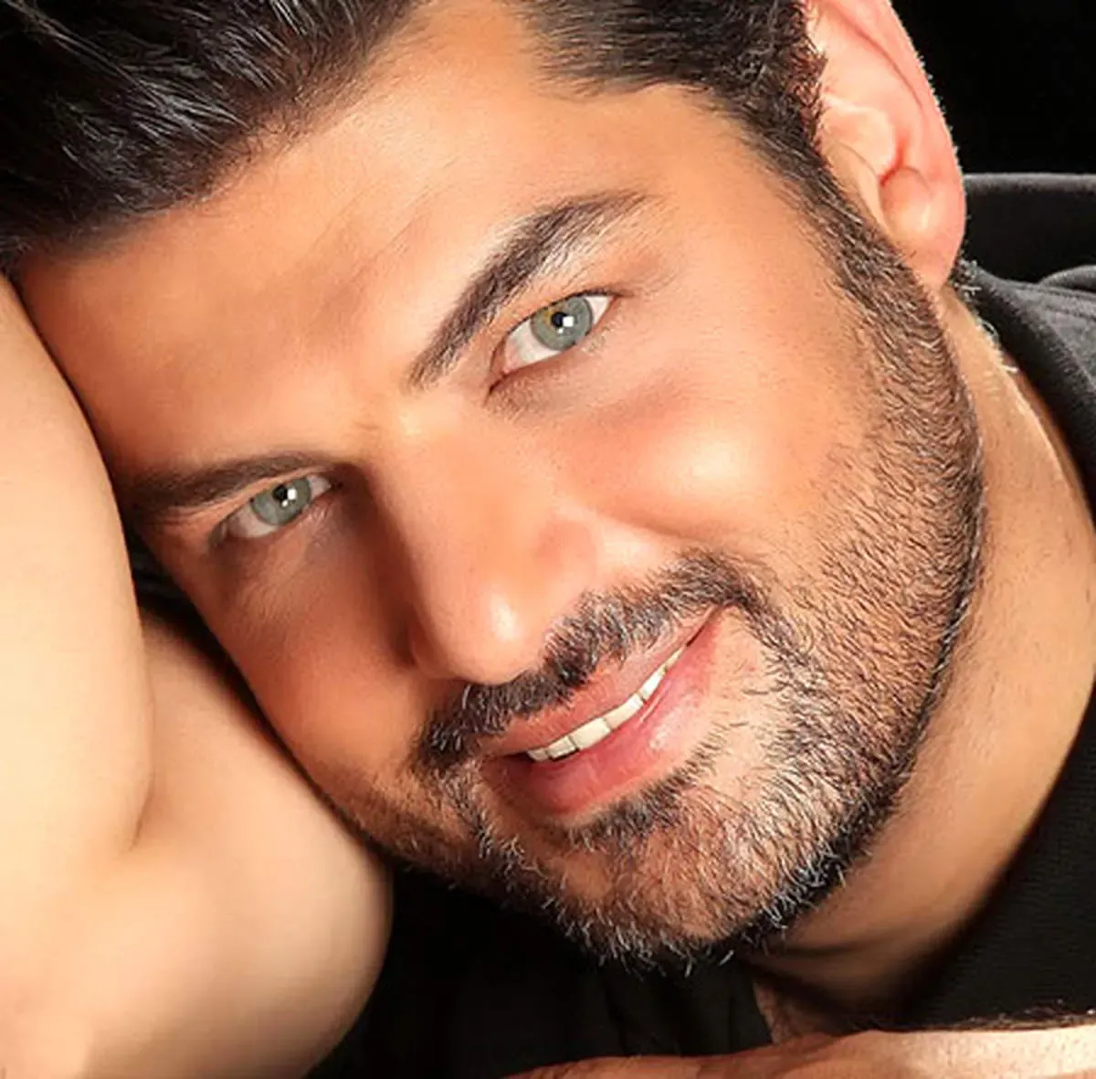 پز نیست سبک زندگیشه؛ کنایه سنگین سام درخشانی به گلزار/ فیلم