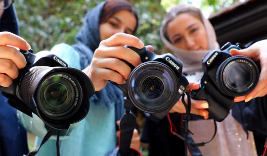 چگونه یک عکاس حرفه ای شویم؟ راهنمای جامع