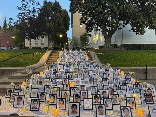 تصاویر کودکان شهید میناب در دانشگاه برکلی آمریکا