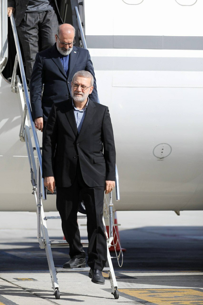 استقبال رسمی در فرودگاه مسقط؛ لاریجانی وارد عمان شد