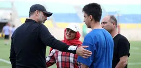 استقبال گرم اوسمار و سیدجلال از بانوی خبرساز پرسپولیسی/ عکس