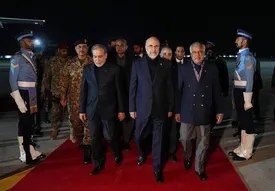 قالیباف در فرودگاه اسلام‌آباد: حسن نیت داریم، اما اعتماد نداریم