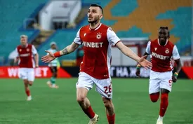 بمب استقلالِ با پنجره بسته لو رفت!