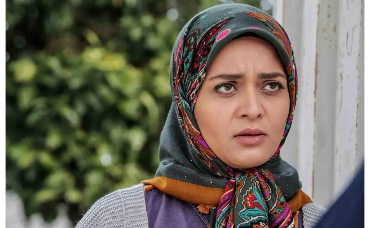 استایل اروپایی عارفه معماریان «دختر محمود نقاشِ» سریال پایتخت/ عکس