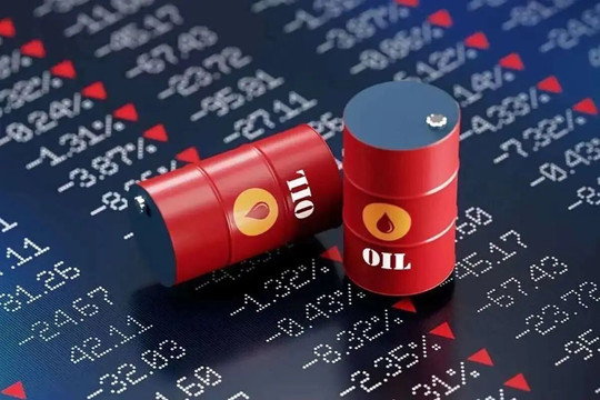 افزایش بهای نفت به بیش از ۱۰۵ دلار