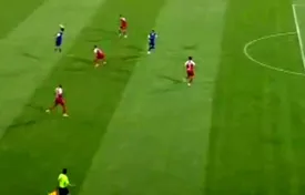 آفسایدگیری باورنکردنی؛ عملکرد افتضاح فرجی روی گل سوم!/ فیلم