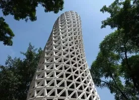 برجی که هوای آلودهترین شهر جهان را تصفیه میکند