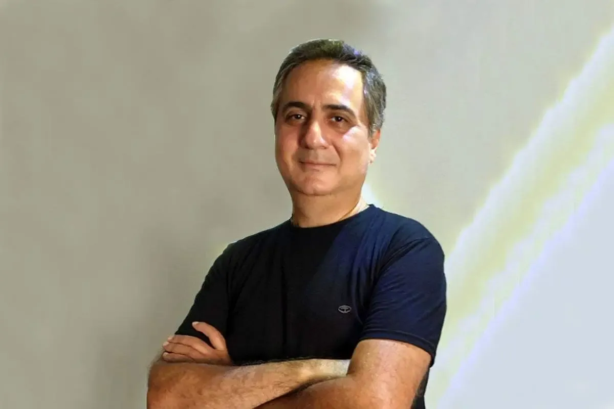 حافظ شباهت خاصی به داوینچی دارد