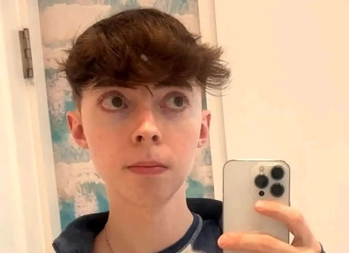 مرد ۳۵ ساله‌ای که شبیه نوجوانان ۱۵ ساله‌ است