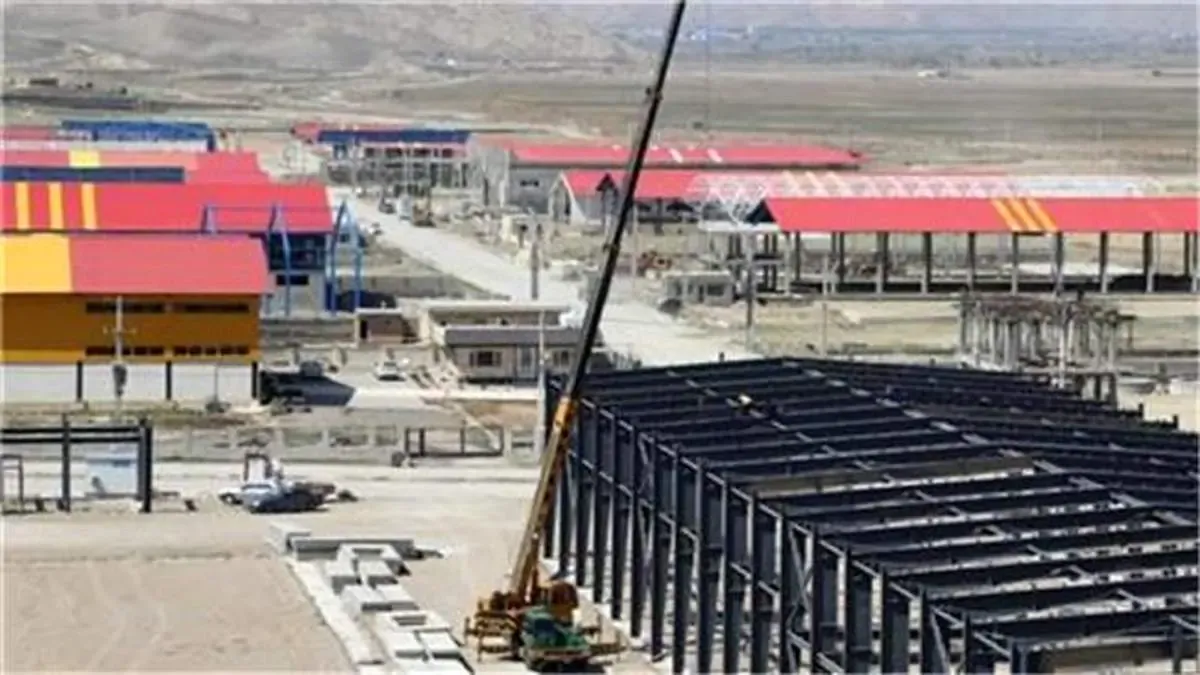 ۹۰ واحد تولیدی و صنعتی در شهرک صنایع سبک منطقه آزاد ماکو در حال احداث است