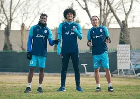 بازگشت بازیکنان خارجی سپاهان و چادرملو به تمرینات