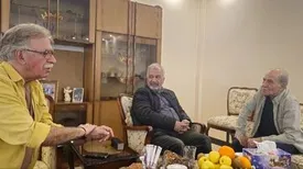 عیادت هیات رئیسه و مدیرعامل خانه سینما از واروژ کریم‌مسیحی