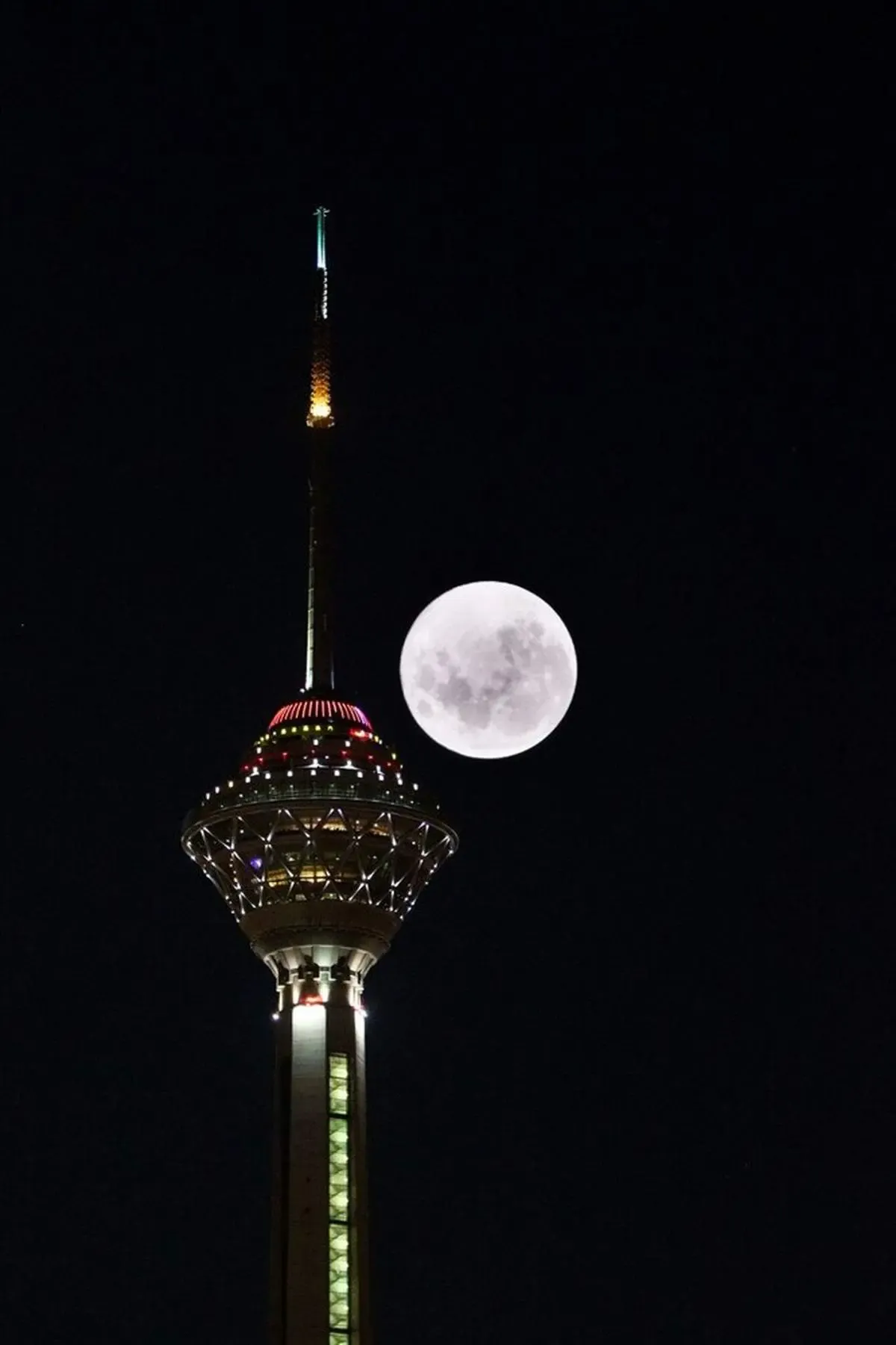 بهترین نقطه تهران برای دیدن ماه‌گرفتگی امشب ۱۶ شهریور