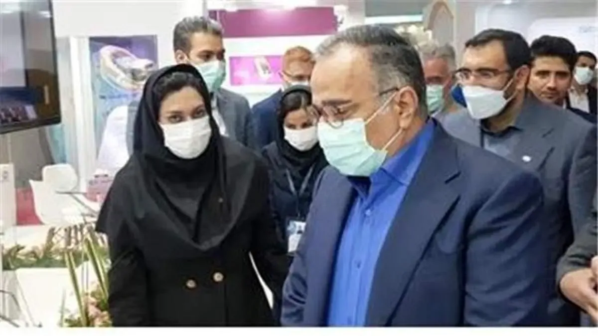 بازدید رئیس کل بیمه مرکزی از غرفه شرکت بیمه سامان در نمایشگاه صنعت مالی