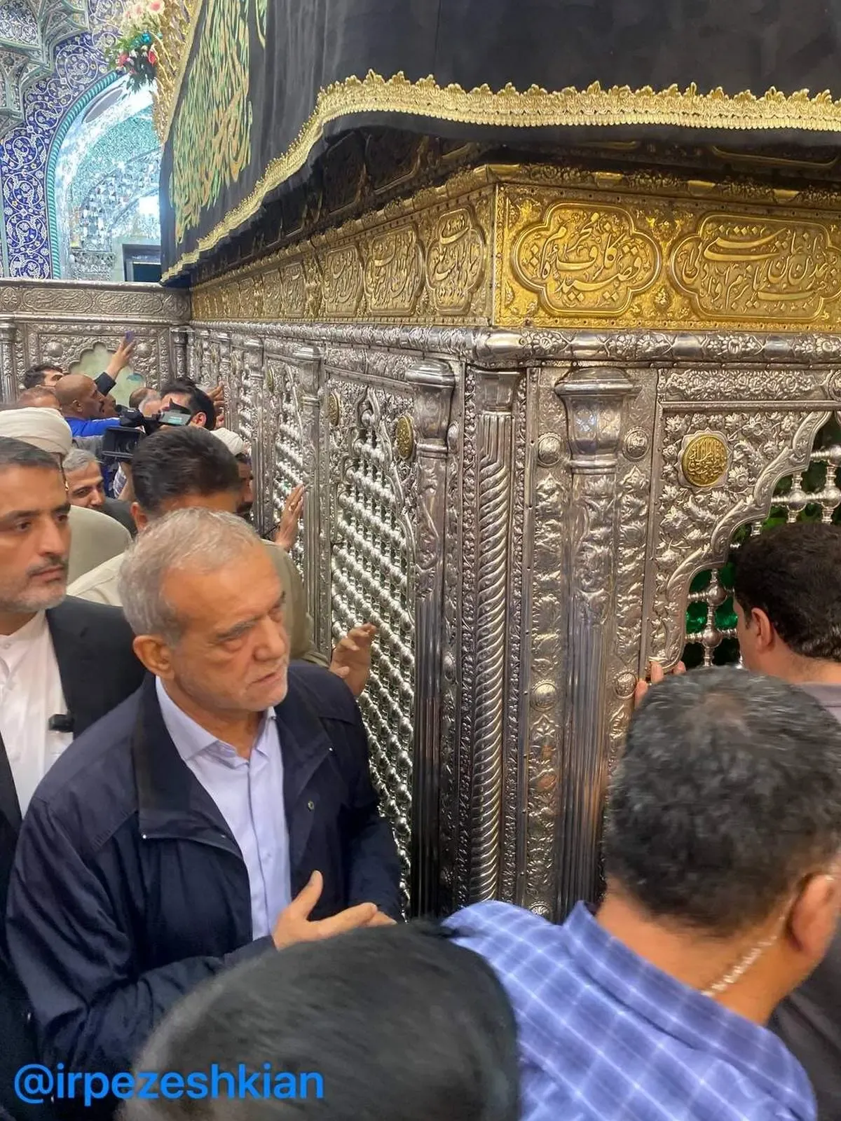 مسعود پزشکیان در حرم حضرت معصومه(س)/ عکس