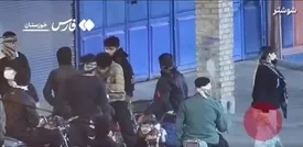 ببینید/ انتشار برای اولین بار/ دختر قمه‌به‌دست اغتشاشگر در میان مردم!