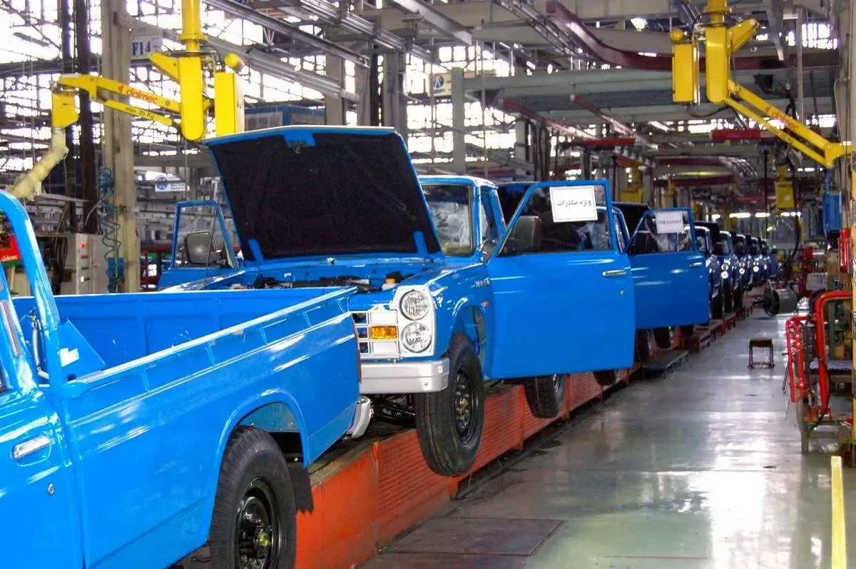 نیسان آبی همچنان می‌ماند