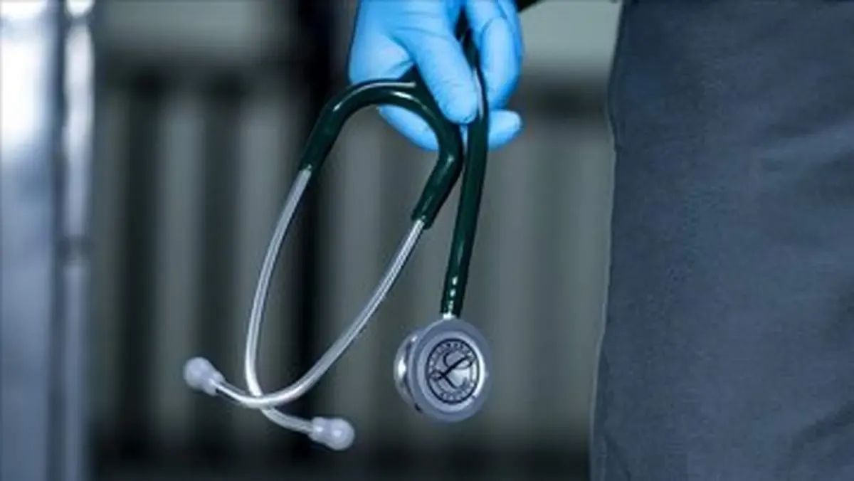 نماینده سابق مجلس خبر داد: مهاجرت سالانه ۱۰ هزار کادر پزشکی از کشور