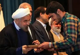 دفاع از حق تحصیل در دولت روحانی / تصویر