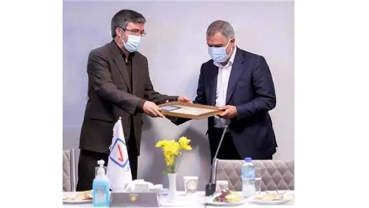 تقدیر دبیرکل سندیکای بیمه گران از مدیرعامل بیمه رازی