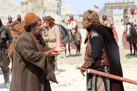 فرهاد اصلانی جلوی دوربین داوود میرباقری/ عکس