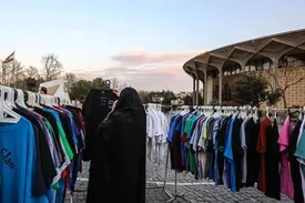 بازگشت دستفروشان به حریم تئاترشهر!