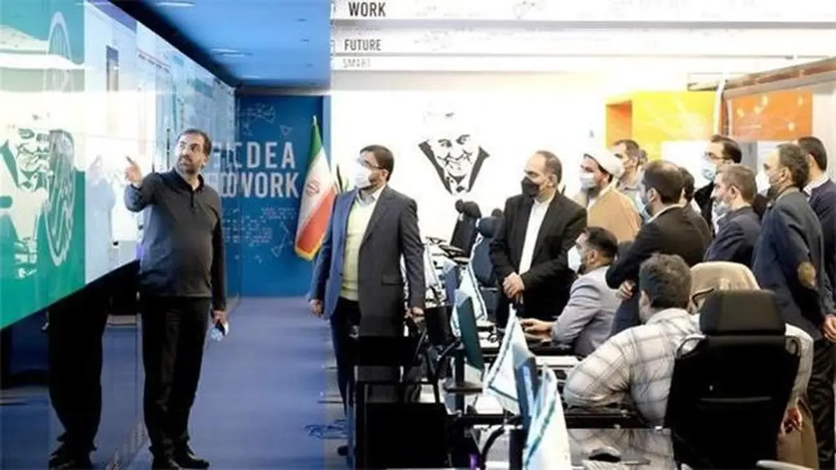 بازدید دبیر شورای فرهنگ عمومی کشور و معاون مطبوعاتی وزیر ارشاد از مرکز مانیتورینگ همراه اول