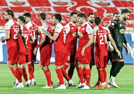پیشکسوت پرسپولیس: داوران به نفع تیم ما سوت میزنند!
