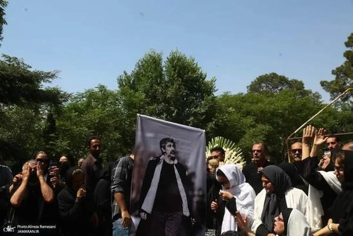 تصاویر مراسم خاکسپاری حسین زمان در قطعه هنرمندان / چهره های مطرحی که آمدند