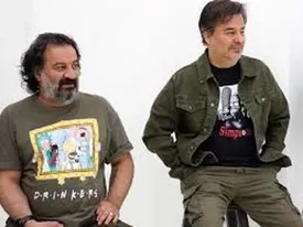 عکس جنجالی پیمان قاسم‌خانی، همسرش و پسرخوانده فرخزاد سوژه شد