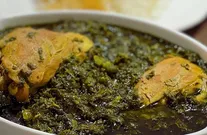 طرز تهیه خورش مرغ و جعفری خوشمزه و مجلسی