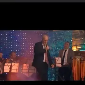 بیژن بنفشه خواه  بهتر میخونه یا ابراهیم تاتلیس؟/ فیلم