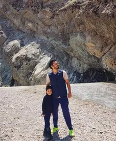 عکس‌/ تفریح رضا قوچان‌نژاد و پسرش در درکه تهران