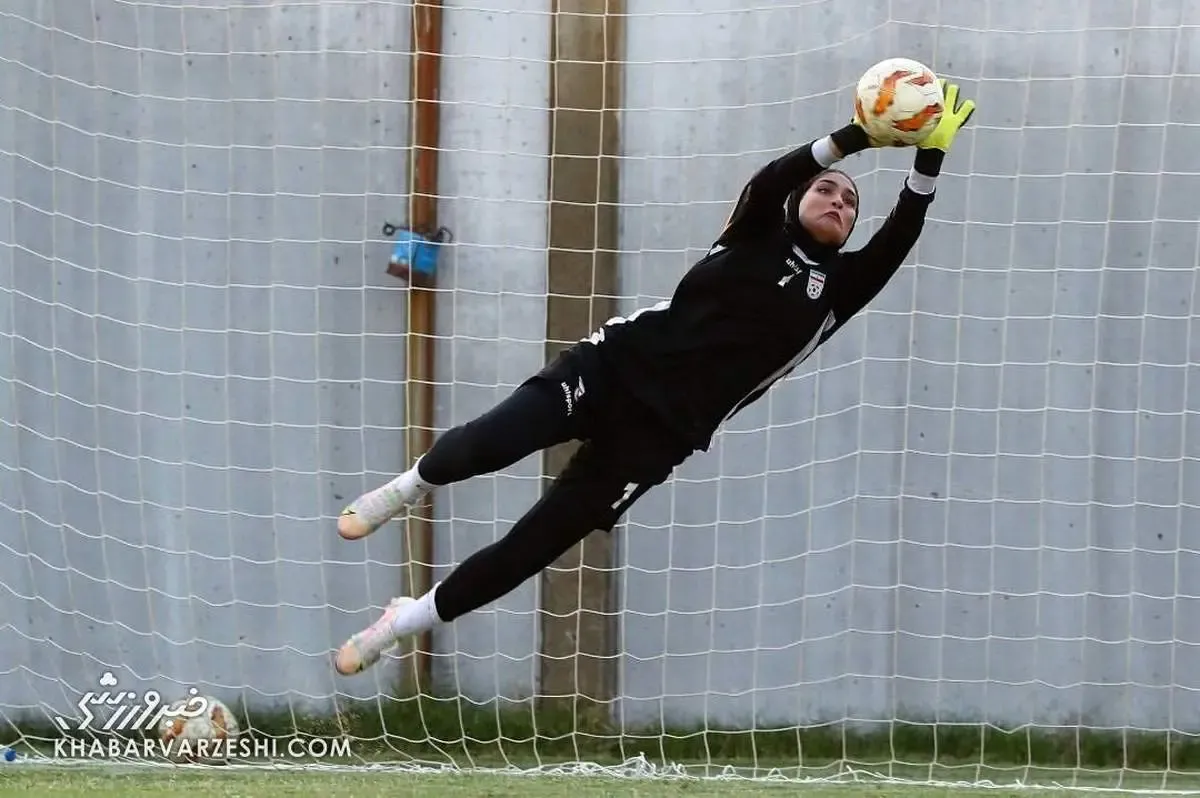 این دختر عابدزاده فوتبال زنان است/ عکس
