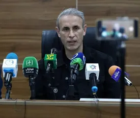 گل‌محمدی قهر کرد