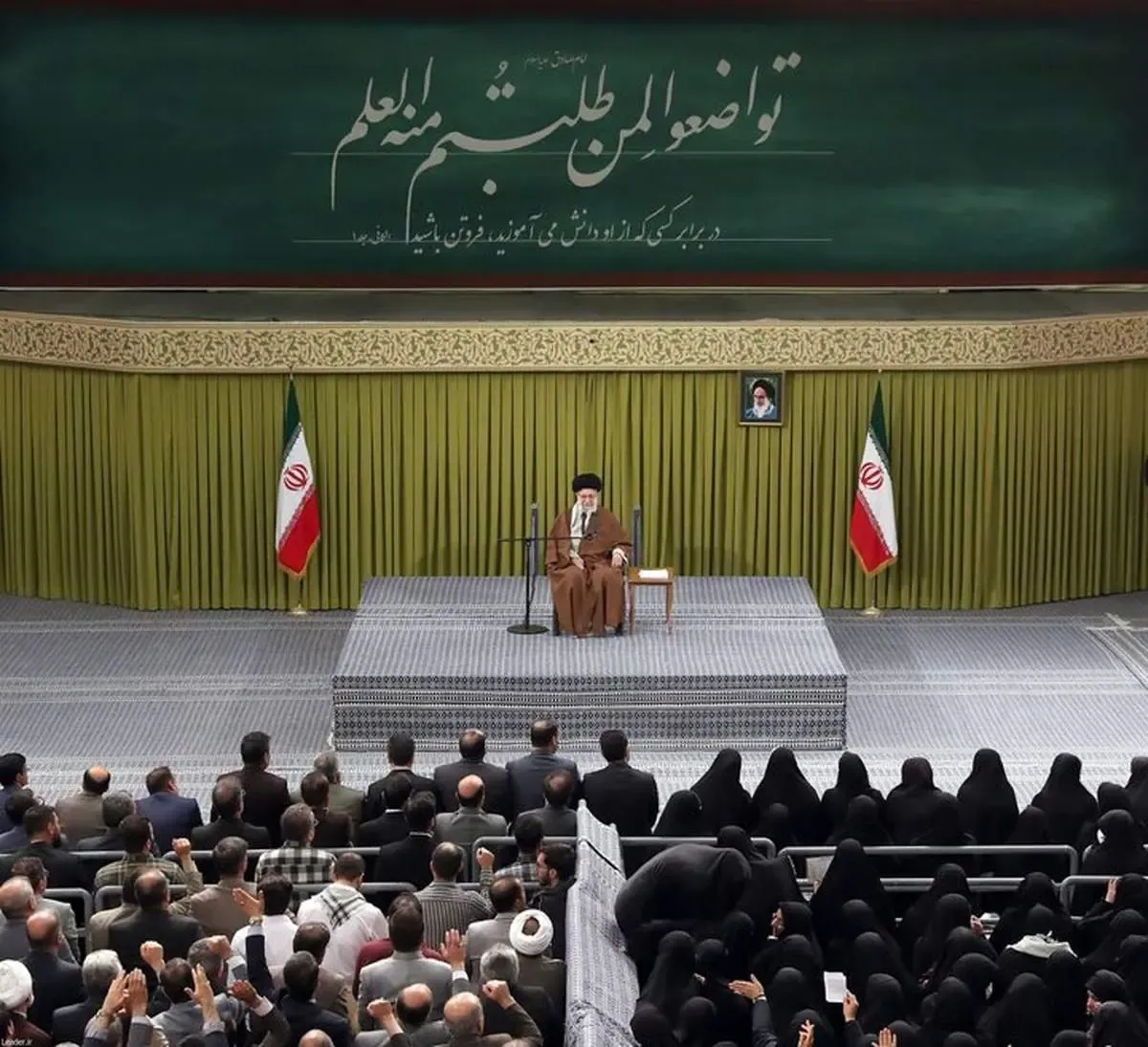 رهبر انقلاب: معلمان امیدآفرینی کنند