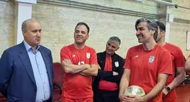 دیدار غیرمنتظره تاج و سرمربی تیم ملی/ عکس