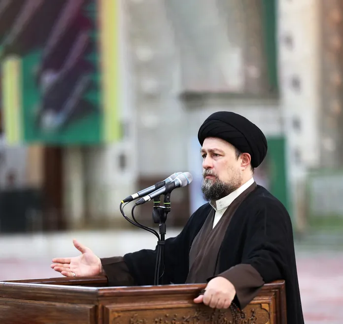 همه باید پشت سرباز میدان دیپلماسی بایستیم