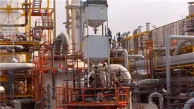 اتمام عملیات بارگذاری کاتالیست‌های واحد آمونیاک پتروشیمی هنگام