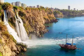 بررسی مزایای سفر به آنتالیا برای تعطیلات تابستانی