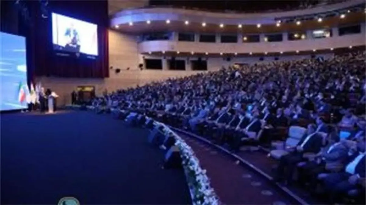 رشد 50 درصدی صنعت بیمه در شرایط تحریم و تورم، یک اقدام بی نظیر است