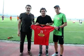 ببینید | نظر متفاوت بازیکن سابق پرسپولیس درباره سقف قراردادهای فوتبالی