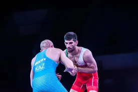 کتک کاری شدید کشتی گیران ایران و ترکیه/ حمله دسته جمعی ترک ها به ورزشکار ایرانی