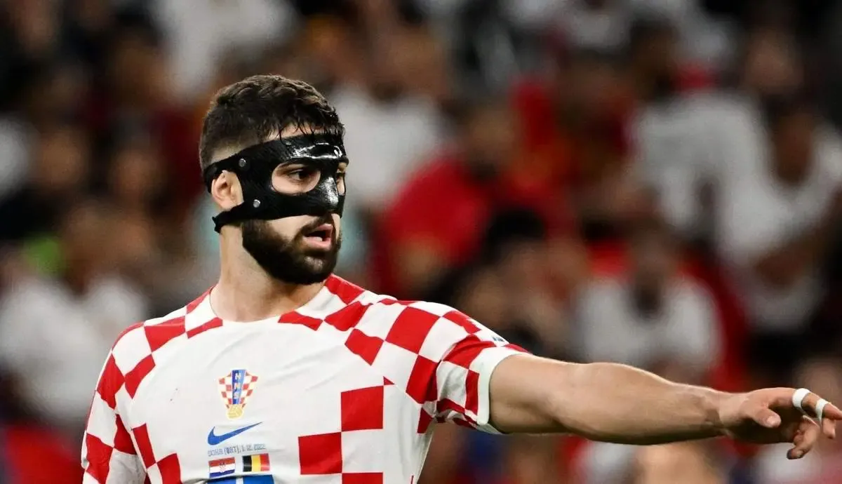 مدافع منچسترسیتی به باشگاه گرانقیمت‌ترین بازیکنان جهان پیوست