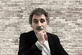 نوشتن برای من زیست روزانه است