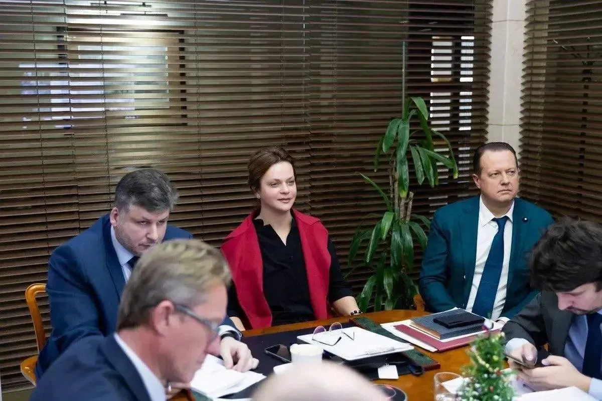 این زن مرموز جانشین پوتین است! / تصاویر