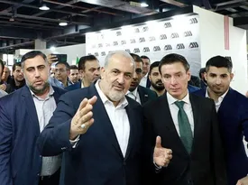 بازدید وزیر صمت از غرفه گلگهر در نمایشگاه اورآسیا