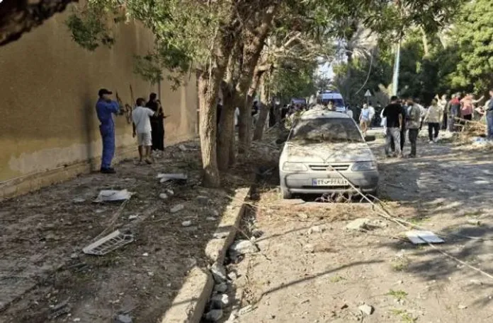 روز سی و دوم جنگ/حمله به سه واحد مسکونی در محلات ۱۱ شهید بر جای گذاشت