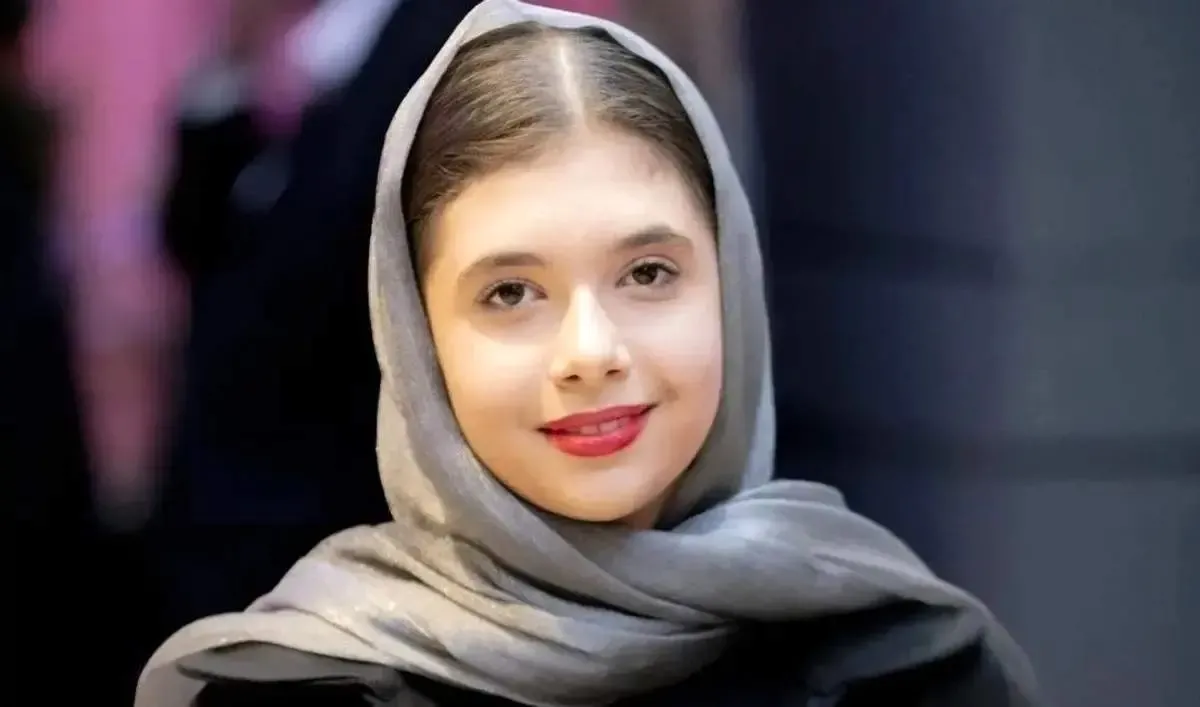 نفس بازغی با موهای رنگ کرده و چهره جدید!/ عکس