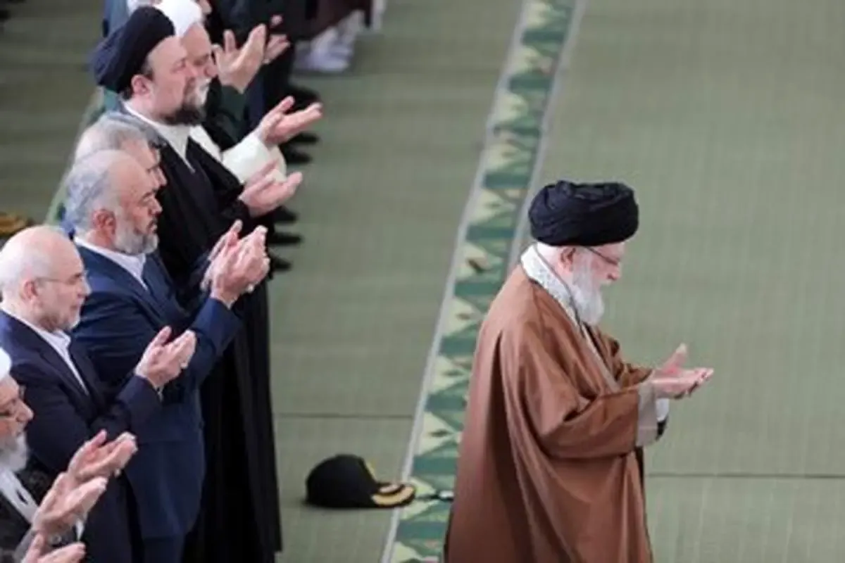 عکسی متفاوت از پزشکیان و قالیباف در نماز عید فطر به امامت رهبری